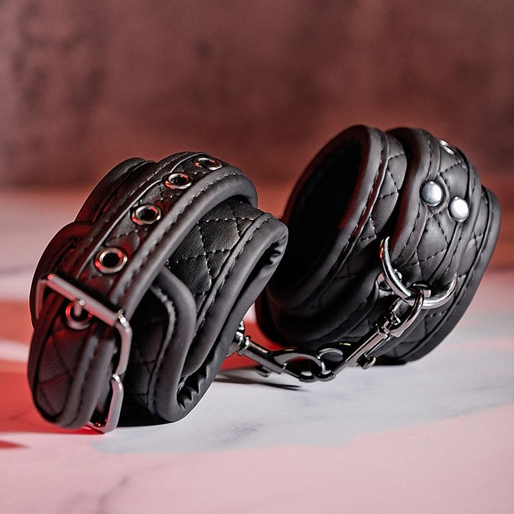 Image de EVE'S FETISH DREAMS WRIST CUFFS